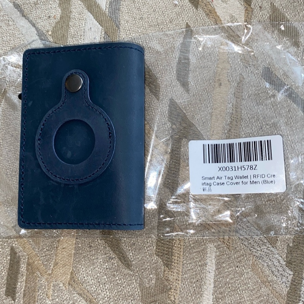 NEW IN BOX SMART AIR TAG WALLET NAVY BLUE LEATHER FOLDED SIZE 4x2 1/2